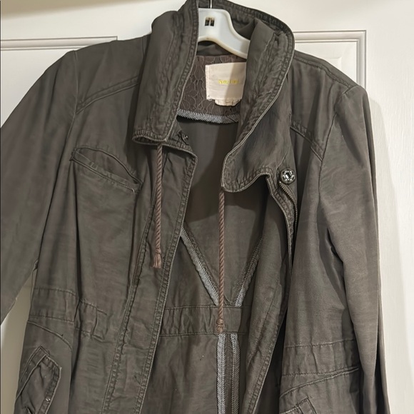 Green Jacket - Picture 6 of 6